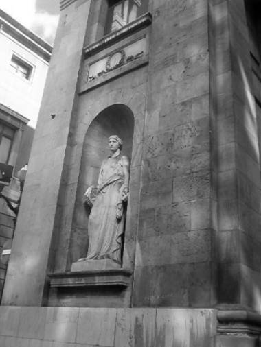 20060216184047-la-fachada-de-la-biblioteca.jpg